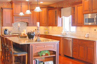 Poulin_kitchen375x250.jpg